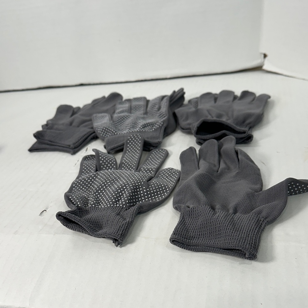 Charcoal Men's Grip Gloves